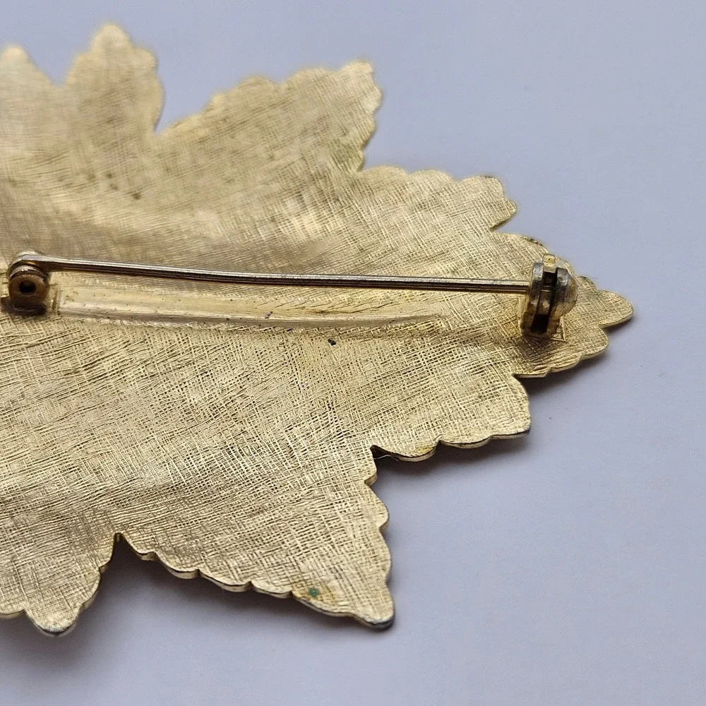 Sarah Coventry Vintage Gold Tone Maple Leaf Brooch with Faux Pearl Accent Pin